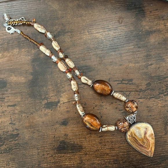 Beautiful Brown Agate Pendant Necklace- Handcrafted - Picture 6 of 7